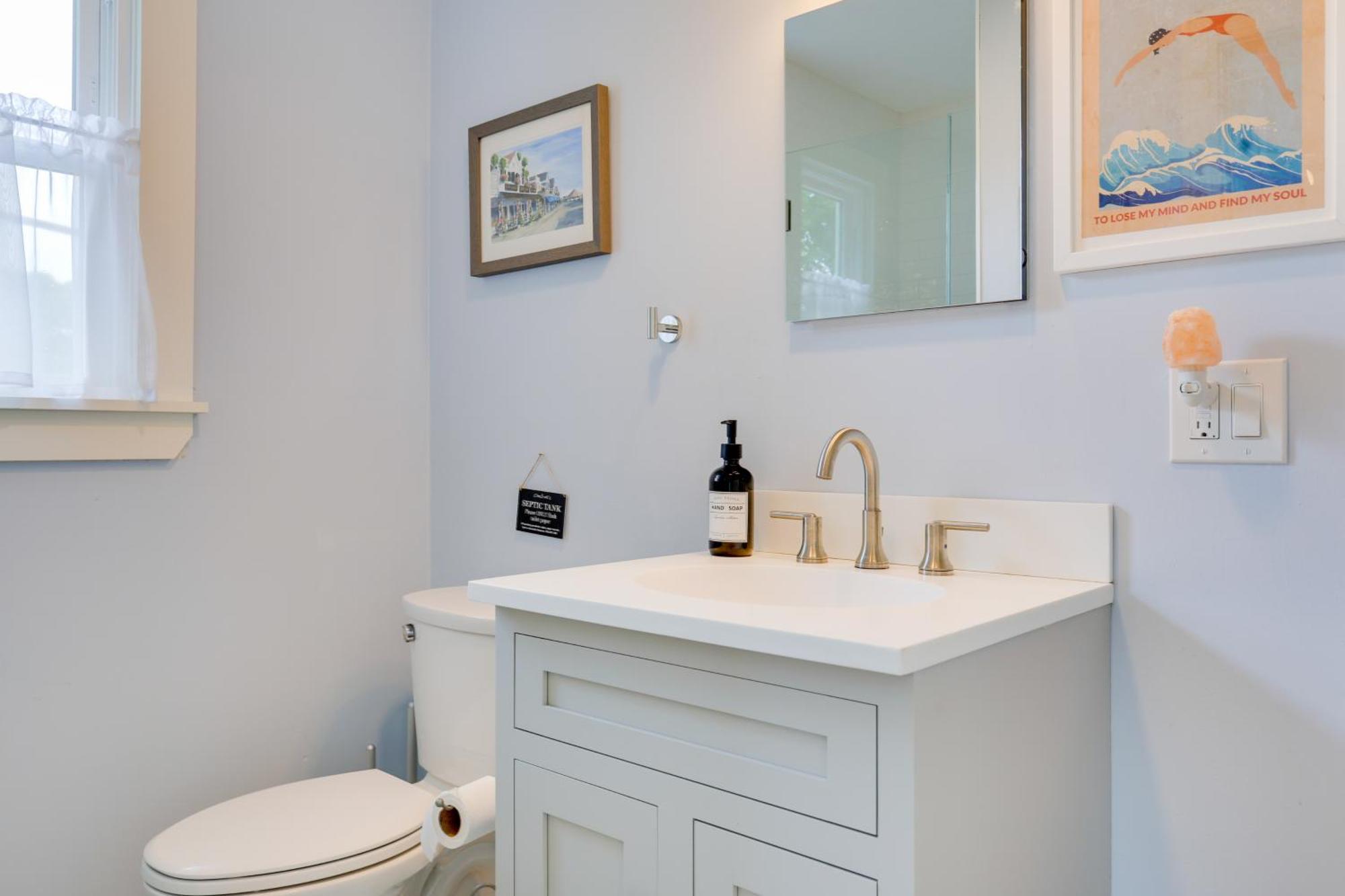 Cozy Narragansett Cottage With Dock And Outdoor Shower Exterior foto