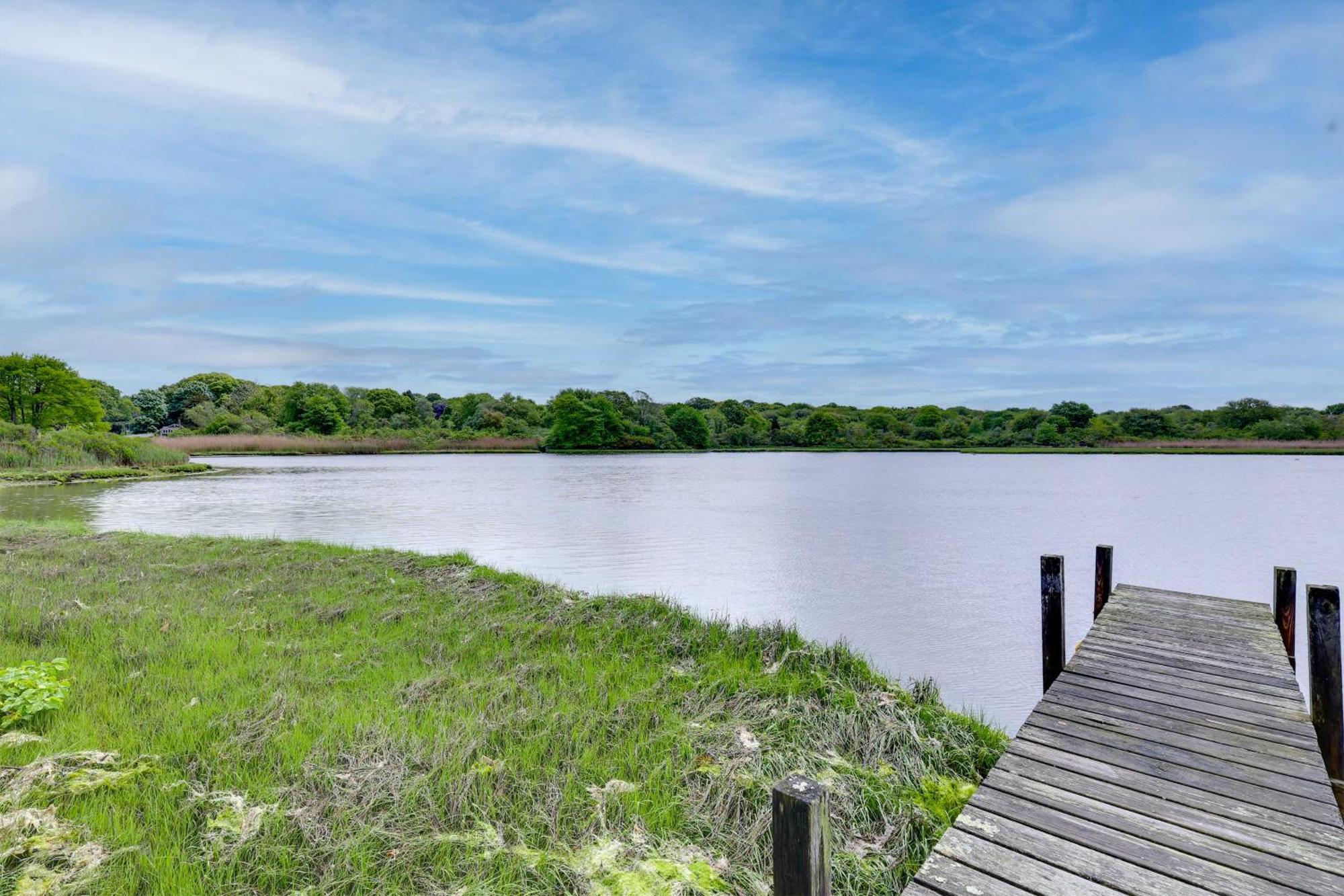 Cozy Narragansett Cottage With Dock And Outdoor Shower Exterior foto